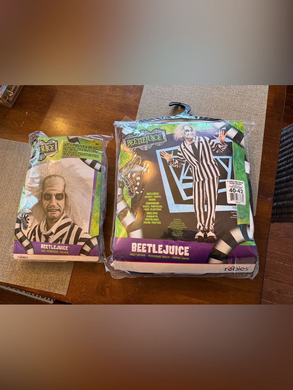 Rubies men’s Beetlejuice Halloween costume.  Wig included
